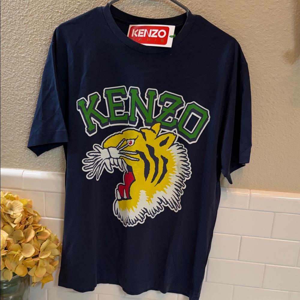 KENZO Paris Relaxed T shirt. NEW with Tags . Medium